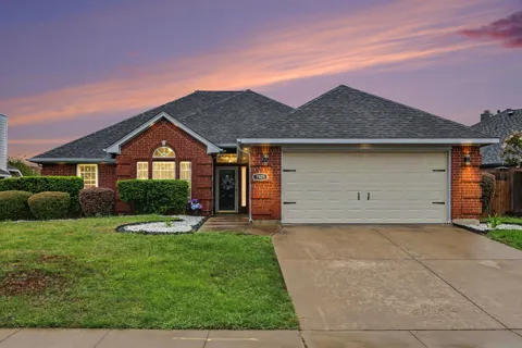 7925 Peregrine Trail