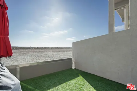 6 Voyage Street #105