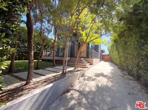 2418 Dallas Street