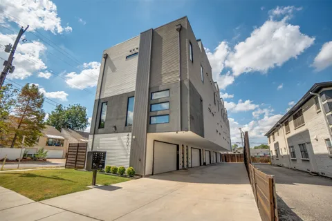 4301 Bowser Avenue #104