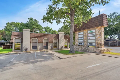 2020 W Northwest Highway #116
