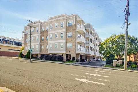 605 Market Street #208