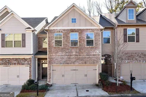 2349 Whiteoak BND SE