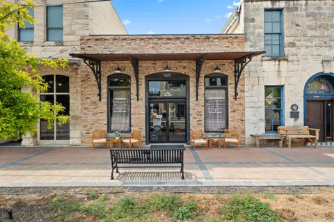 925 Main Street