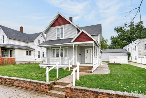 1049 Second Street NW