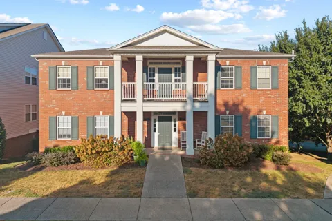 1225 Park Run Dr