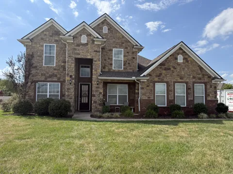 804 Topaz Dr