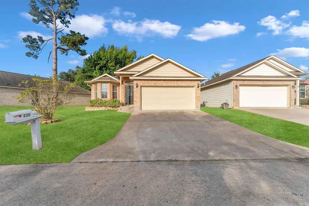 135 Snug Harbor Drive Conroe, TX 77356
