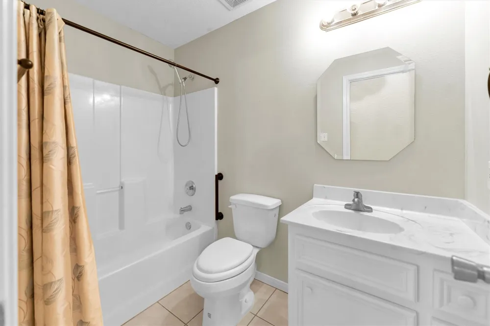 135 Snug Harbor Drive Conroe, TX 77356