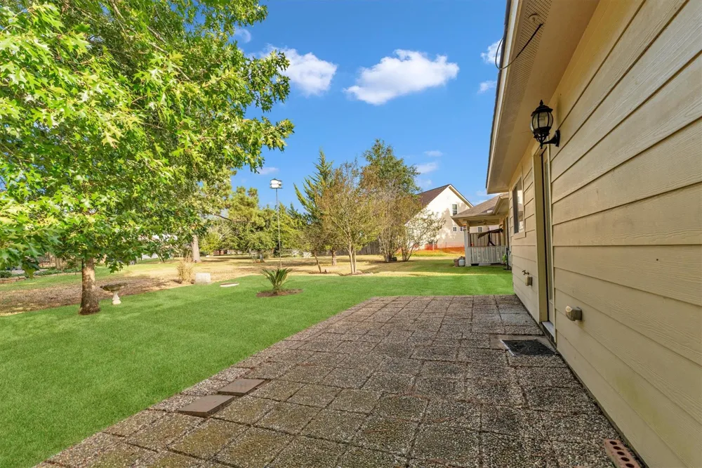 135 Snug Harbor Drive Conroe, TX 77356