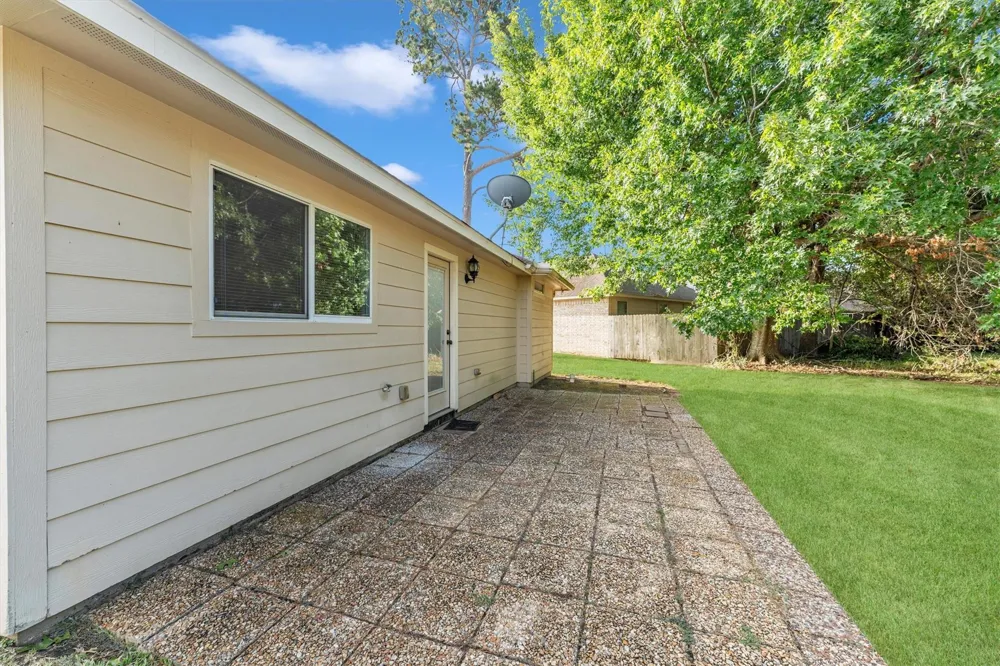 135 Snug Harbor Drive Conroe, TX 77356