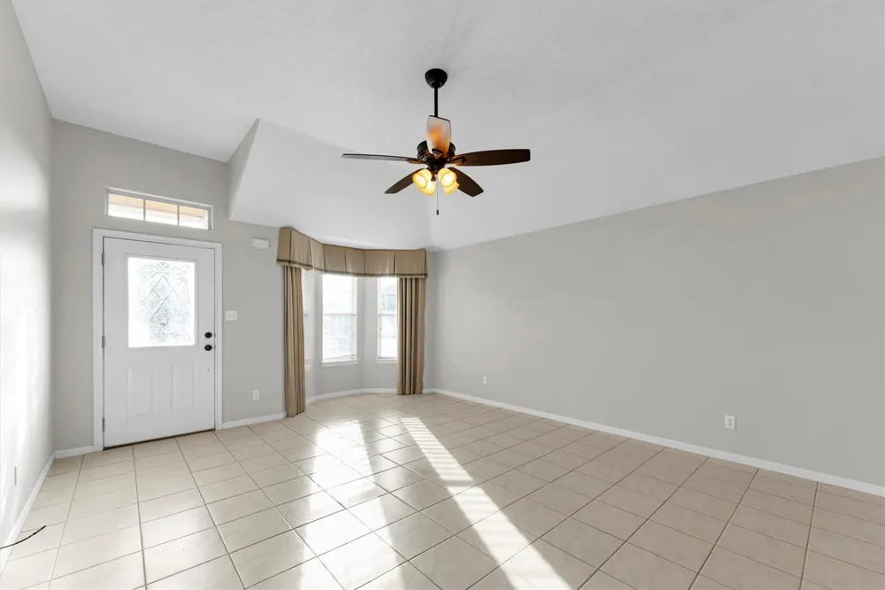 135 Snug Harbor Drive Conroe, TX 77356