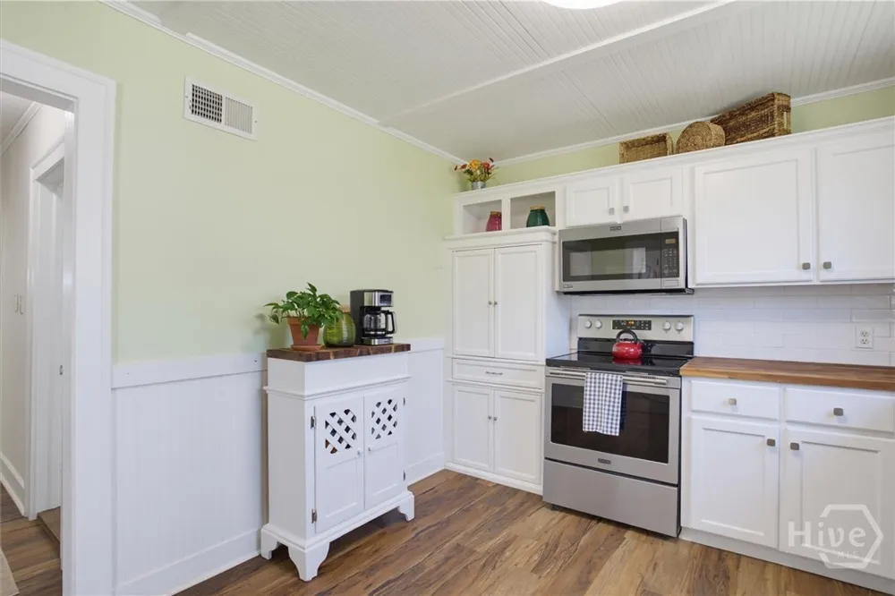 406 E 61st Street Savannah, GA 31405