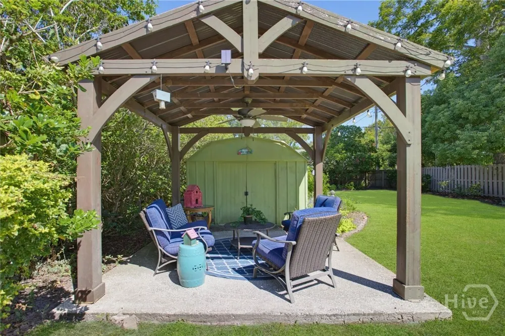 406 E 61st Street Savannah, GA 31405