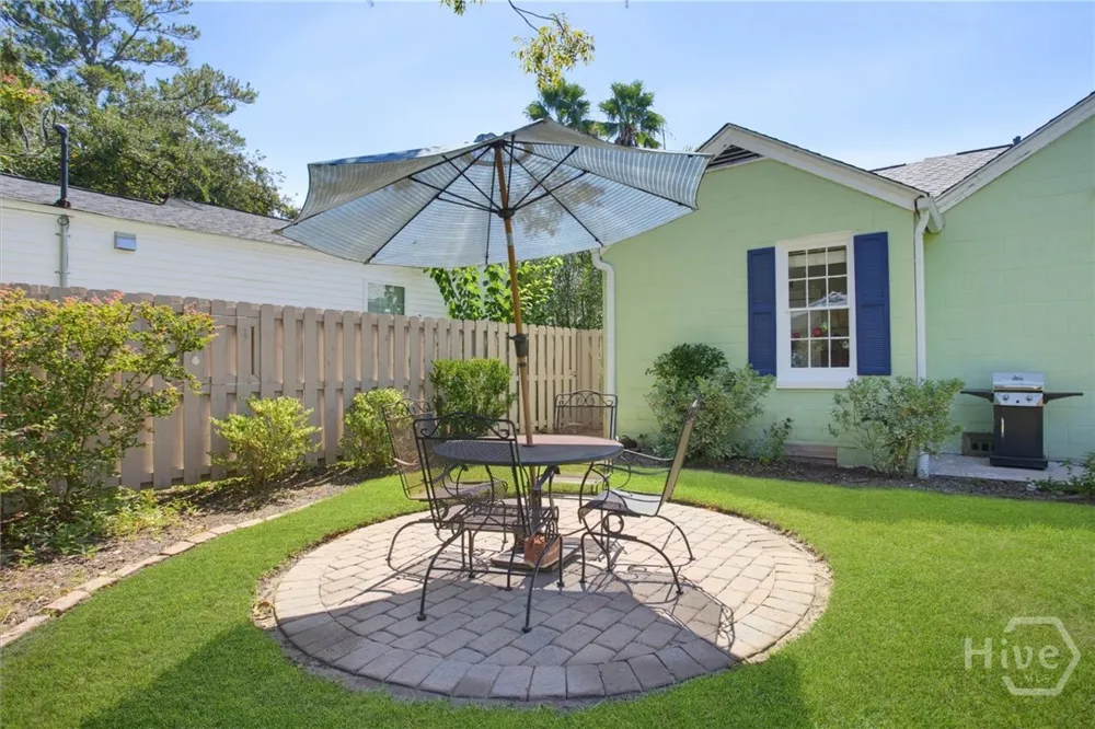 406 E 61st Street Savannah, GA 31405