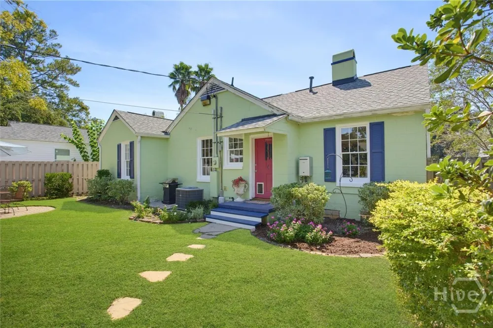 406 E 61st Street Savannah, GA 31405