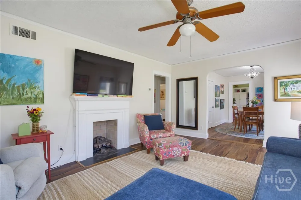 406 E 61st Street Savannah, GA 31405