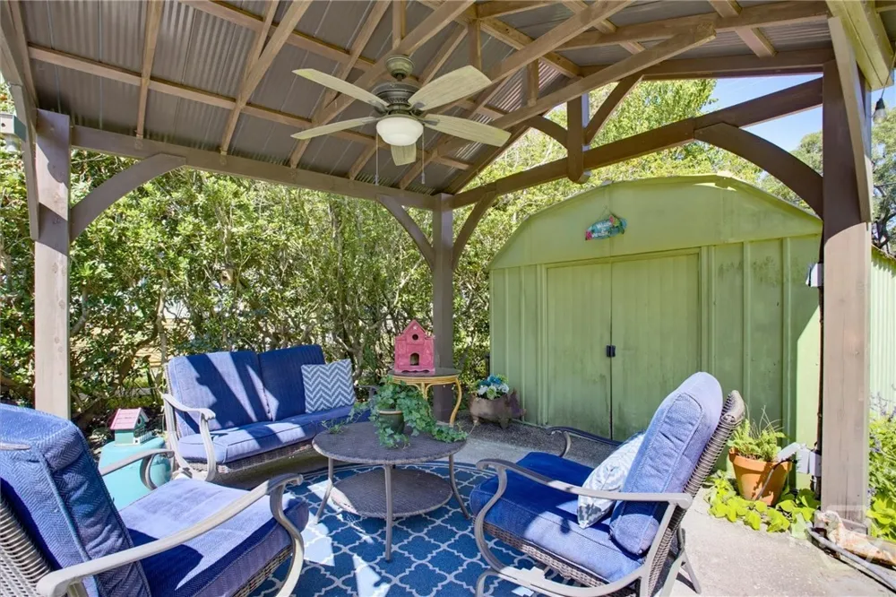 406 E 61st Street Savannah, GA 31405