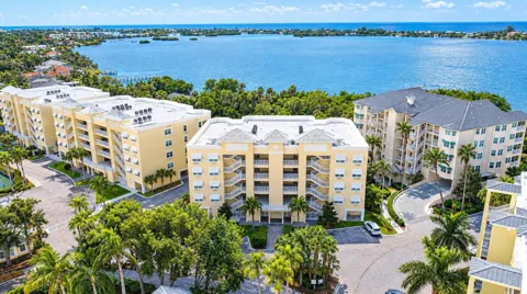 250 HIDDEN BAY DRIVE #302