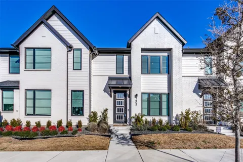 7605 Reis Lane
