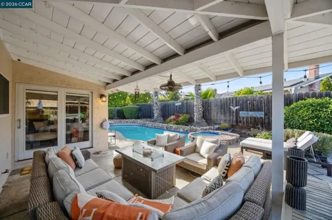 486 Viking Dr