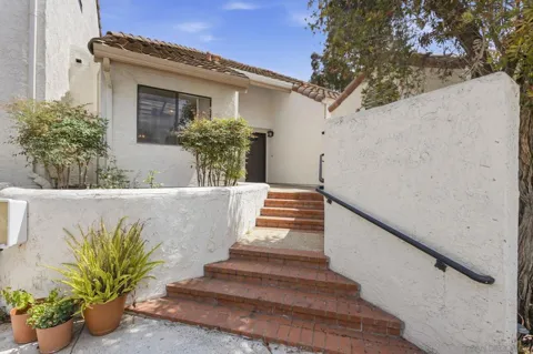 4576 Villas Drive