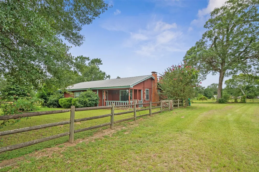 2222 Fm 945 Road S Cleveland, TX 77328