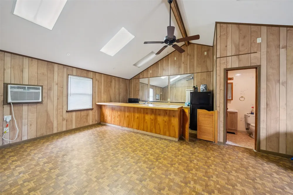 2222 Fm 945 Road S Cleveland, TX 77328