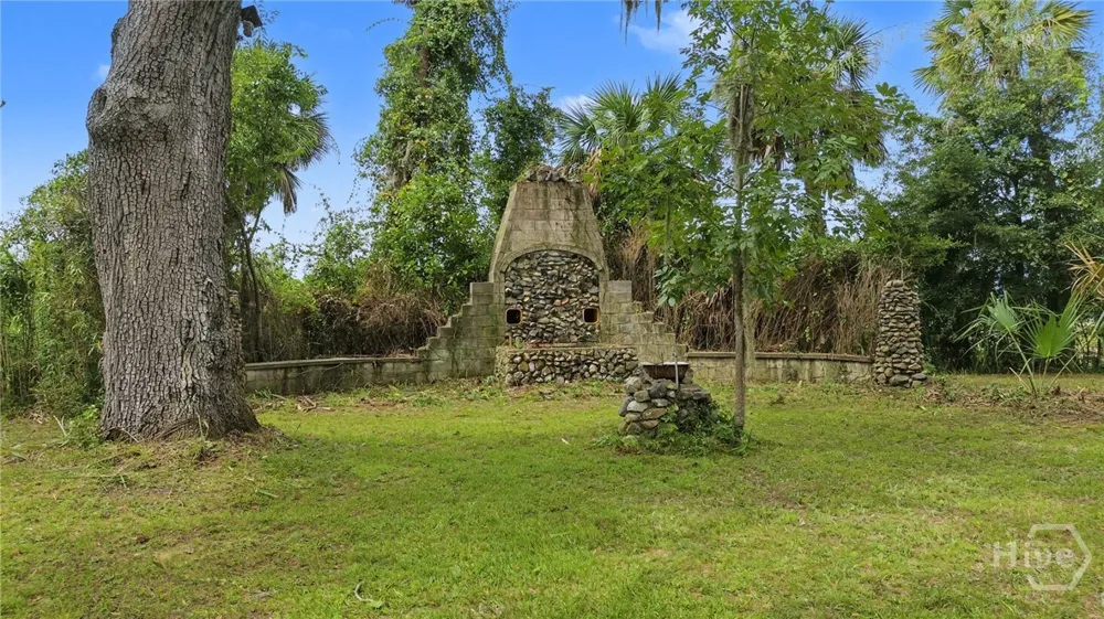 300 Mcalpin Street #B Savannah, GA 31406