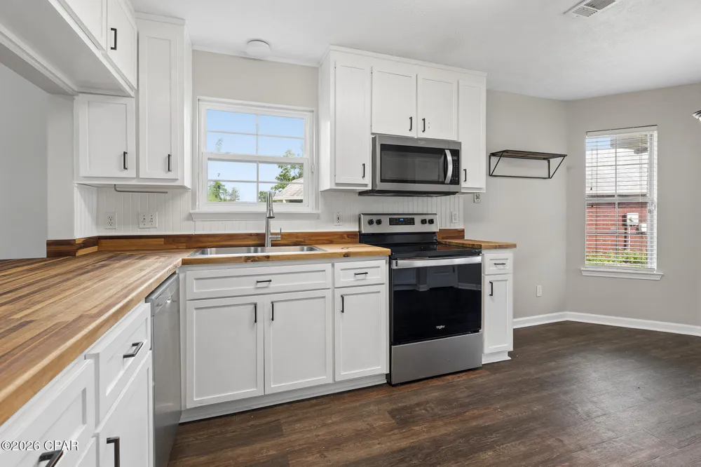 301 Lakeside Drive Panama City, FL 32404