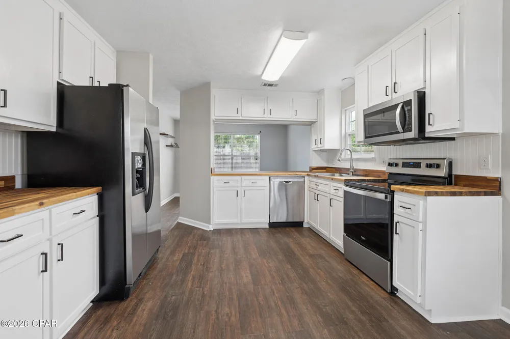 301 Lakeside Drive Panama City, FL 32404