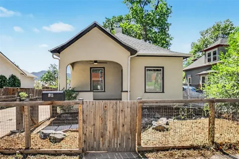 911 W Pikes Peak Avenue