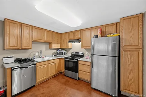 925 E 8th Avenue #20