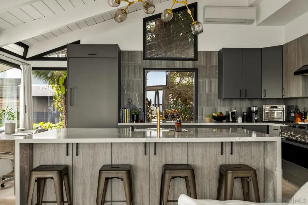 2568 Bonita Way Laguna Beach, CA 92651