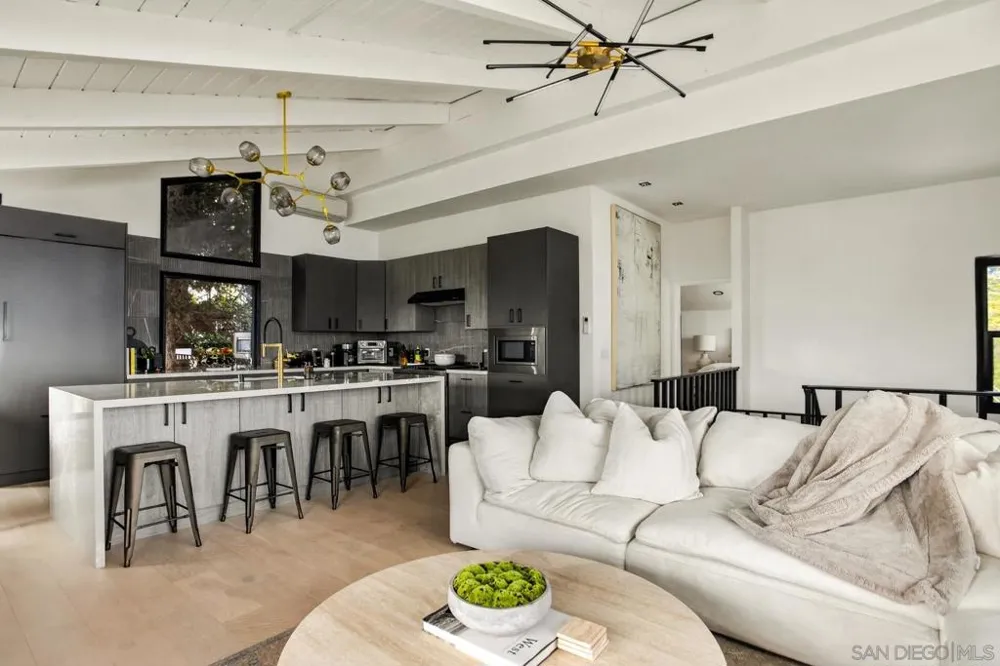 2568 Bonita Way Laguna Beach, CA 92651