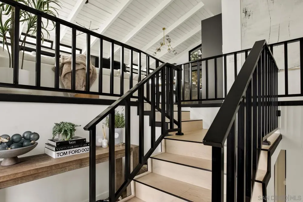 2568 Bonita Way Laguna Beach, CA 92651
