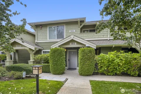 1905 24th Avenue NE #103