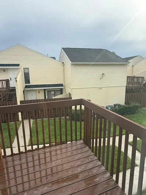 645 EXECUTIVE CENTER DRIVE #R205