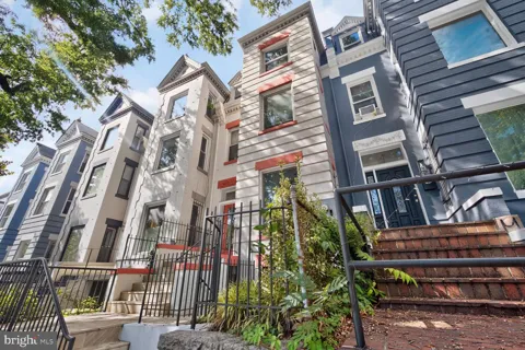 24 RHODE ISLAND AVENUE NE #B