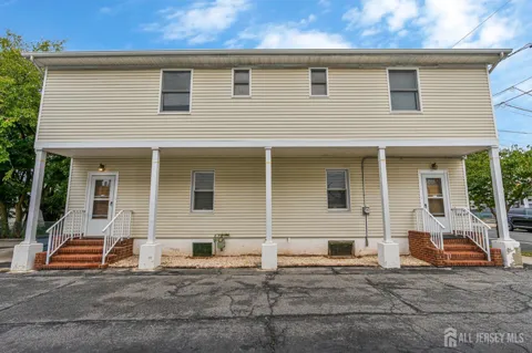 18 Robinson Street