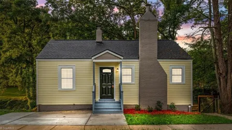 435 W Sharpe Street