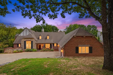 12813 S 14th Circle