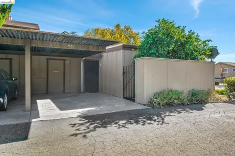 2601 Fairmont Lane