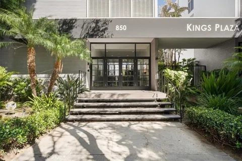 850 Kings Road #202