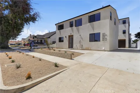 1507 W 83rd