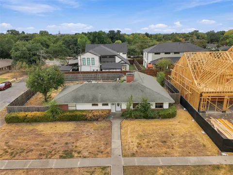 3660 Warick Drive