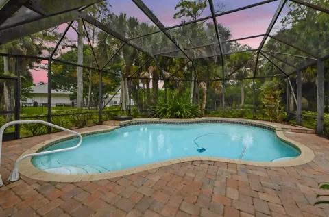 13885 Greentree Trail