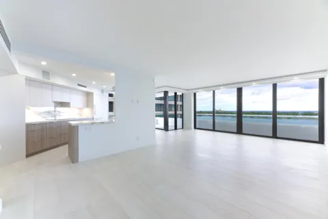525 S Flagler Drive #11A
