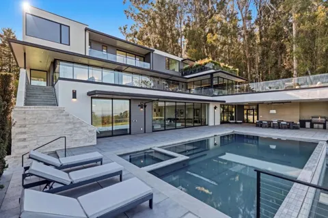 950 Macadamia Drive