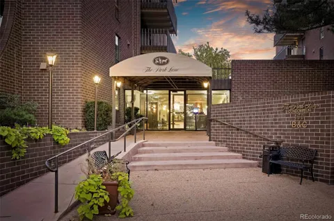 460 S Marion Parkway #301